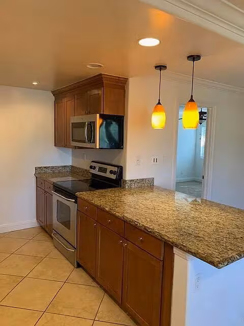 208 Woodland Pkwy San Marcos, CA 92069 photo 3