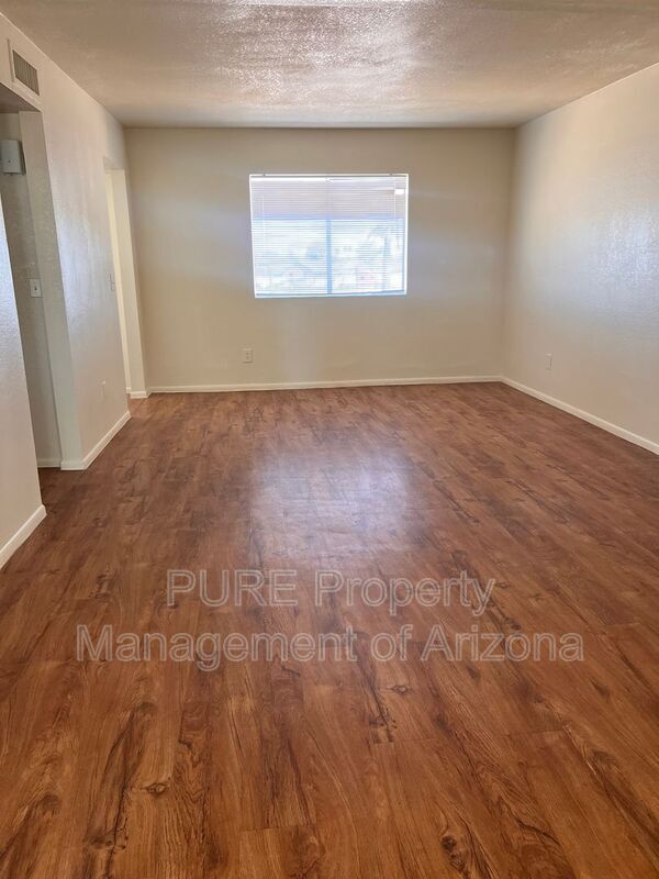 231 E 2nd Ave Mesa, AZ 85210 photo 3