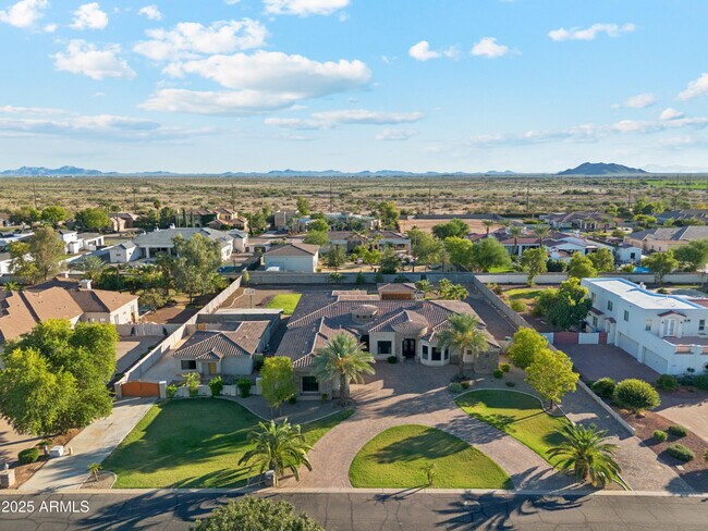 11407 E Bellflower Ct Chandler, AZ 85249 photo 4