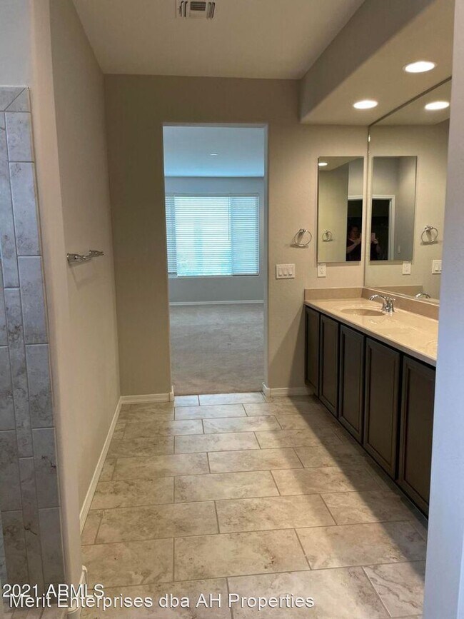 519 S 201st Ave Buckeye, AZ 85326 photo 3