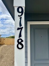 9178 Trails End Seguin, TX 78155 photo 2