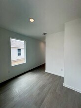9178 Trails End Seguin, TX 78155 photo 4