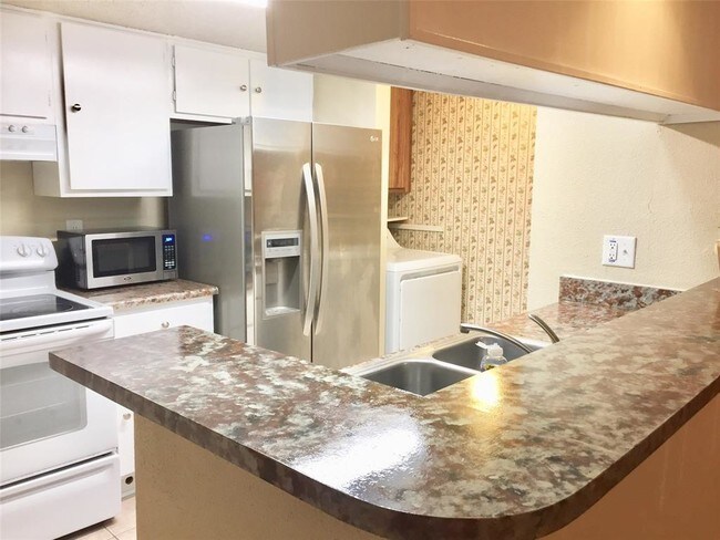 260 El Dorado Blvd Webster, TX 77598 photo 3