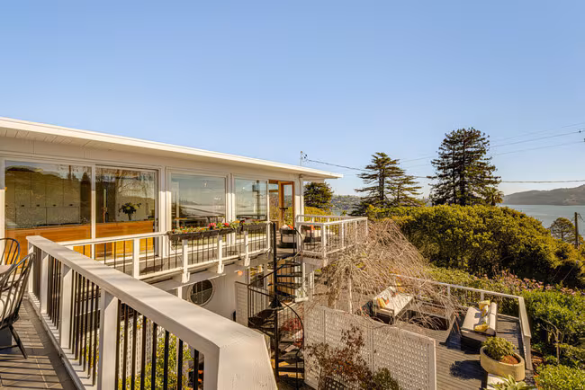 51 Santa Rosa Ave Sausalito, CA 94965 photo 3