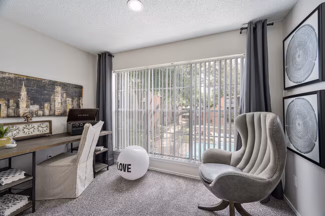 Chesapeake Apartments photo 3