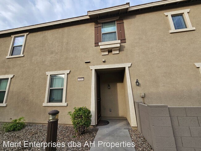 2961 E Darrow St Phoenix, AZ 85042 photo 3