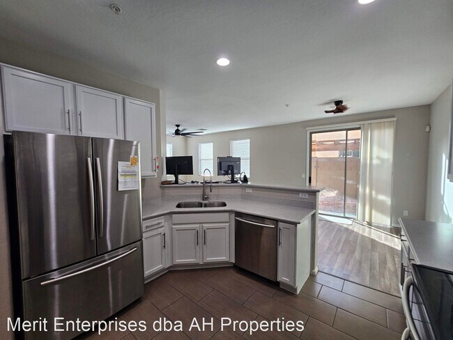 2961 E Darrow St Phoenix, AZ 85042 photo 5