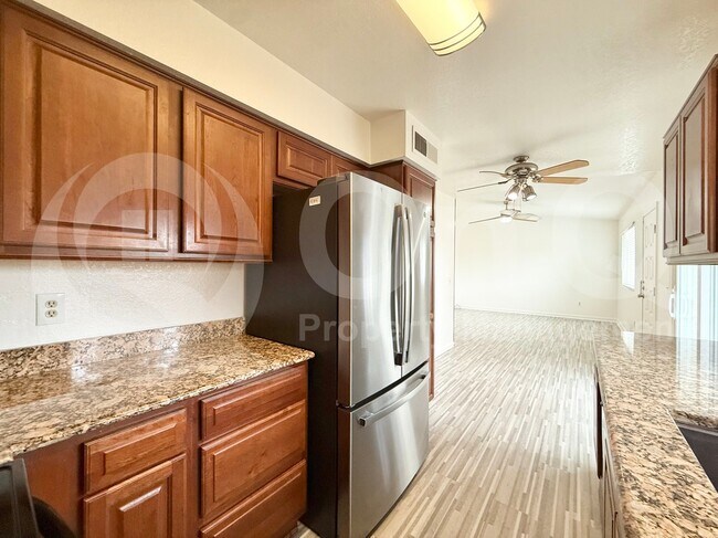 919 W Laguna Dr Tempe, AZ 85282 photo 3