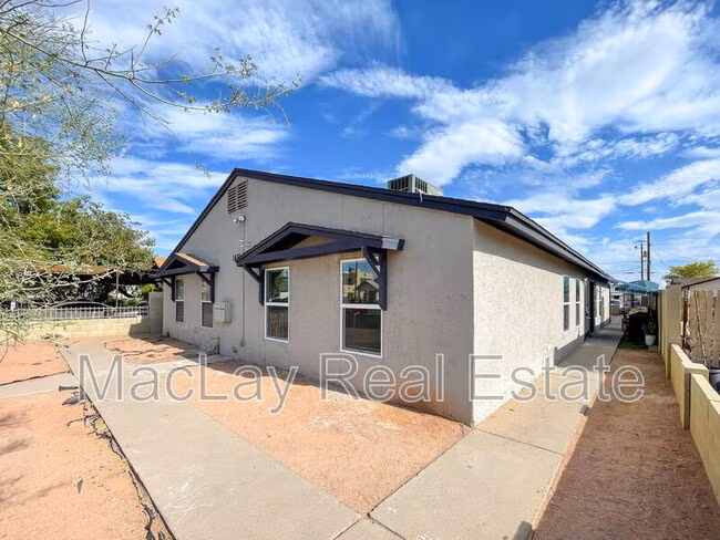 1421 E Fillmore St Phoenix, AZ 85006 photo 2