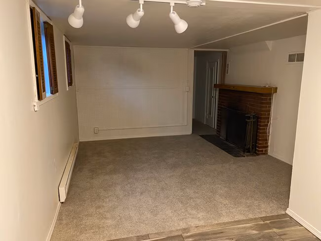 5267 11th Ave NE Seattle, WA 98105 photo 3