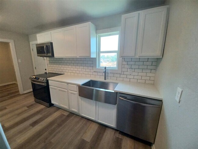1801 Sayle Street, Greenville, TX 75401 photo 5