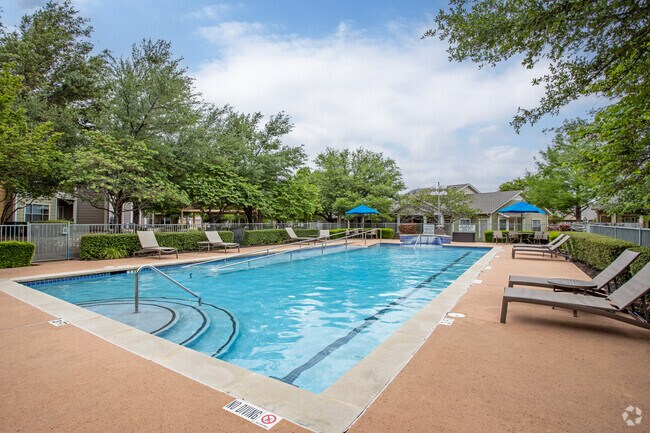 Mariposa River Bend 55+ Apartment Homes photo 2