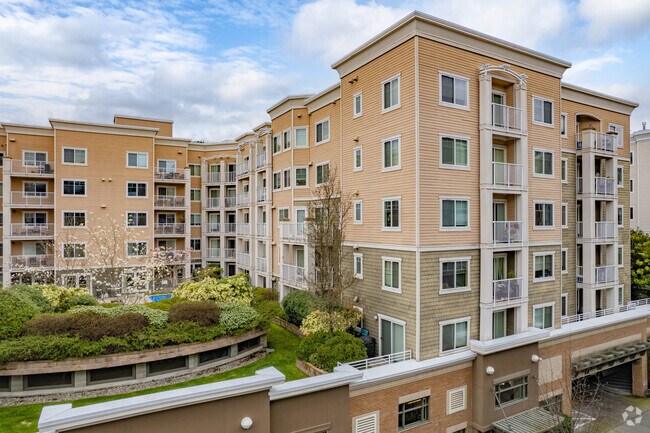Beautiful Ballard Condo With Parking! photo 3