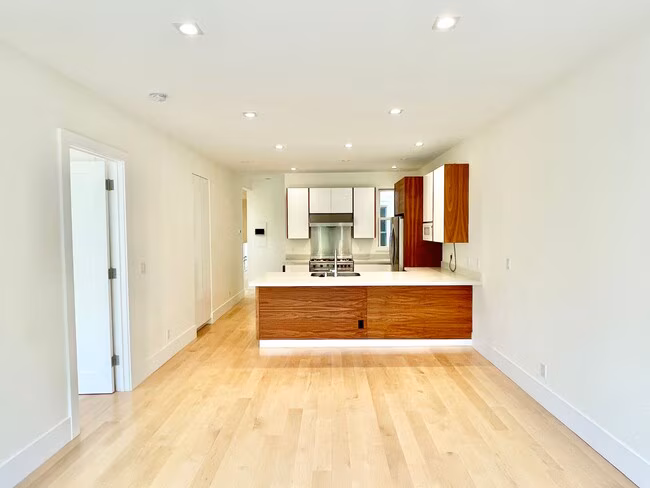 1263 Jackson St San Francisco, CA 94109 photo 3