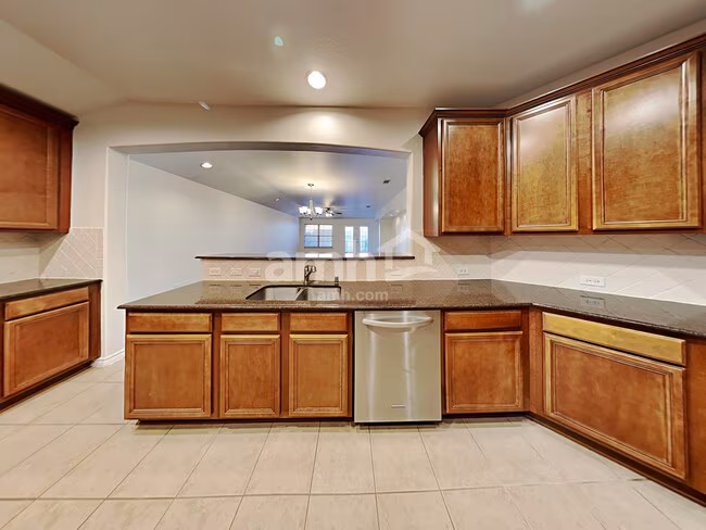 5825 Stone Mountain Road, The Colony, TX 75056 photo 4