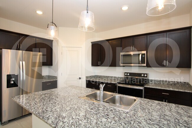 24144 Hopi St Buckeye, AZ 85326 photo 2