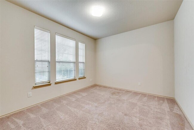 15825 Carlton Oaks Drive, Fort Worth, TX 76177 photo 4
