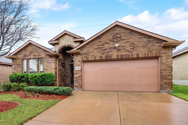 15825 Carlton Oaks Drive, Fort Worth, TX 76177 photo 2