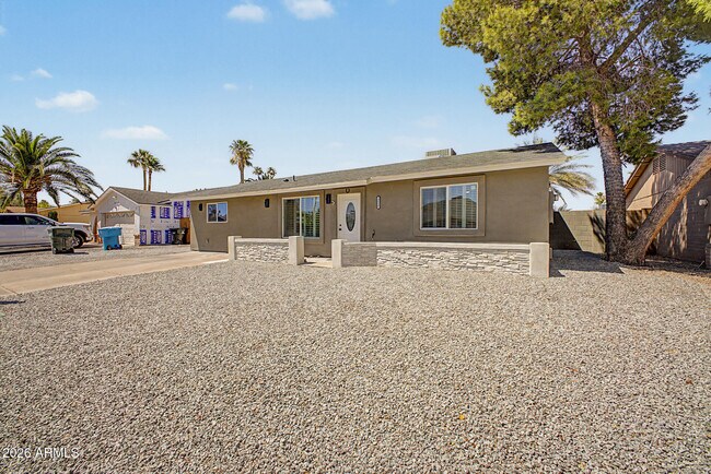 3524 E Angela Dr Phoenix, AZ 85032 photo 3