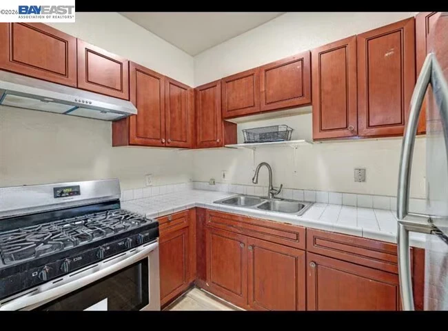 2422 E 24th St Oakland, CA 94601 photo 2
