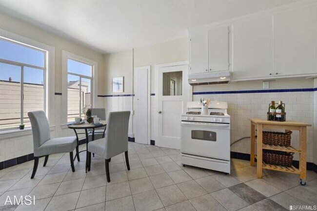 737 Chestnut Street, San Francisco, CA 94133 photo 4