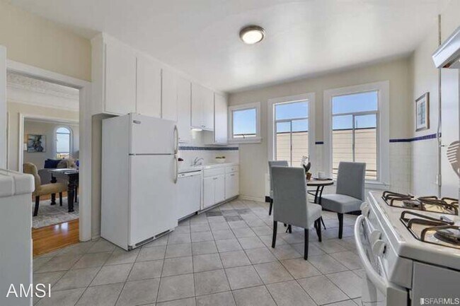 737 Chestnut Street, San Francisco, CA 94133 photo 3
