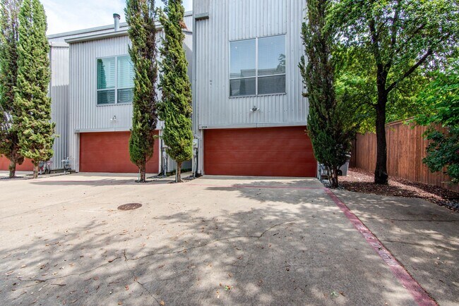 2724 Shelby Avenue, Dallas, TX 75219 photo 2