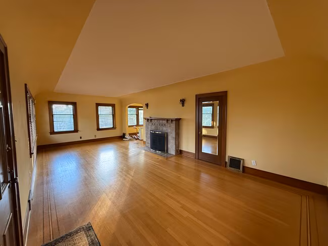 5701 30th Ave NE Seattle, WA 98105 photo 4