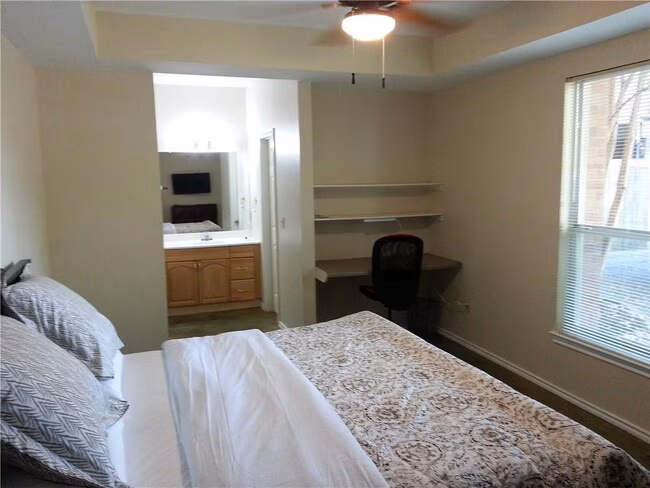2809 Rio Grande 4 Bedroom 2 Bathroom photo 3