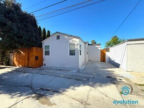 4064 Laverne Pl San Diego, CA 92104 photo 2