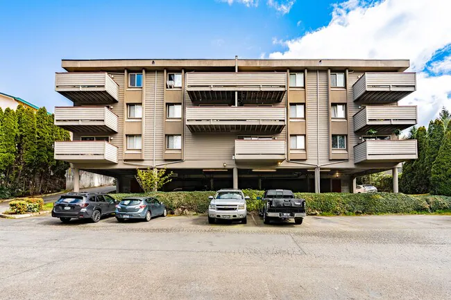 425 Apartments photo 5