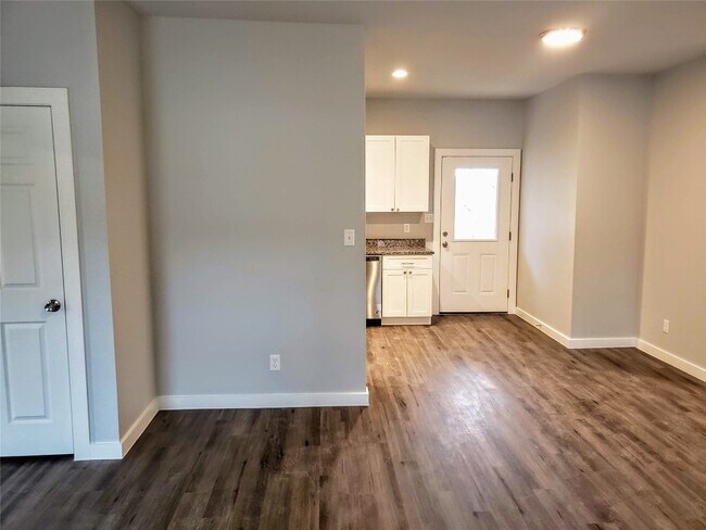 14922 Running Deer Trail Austin, TX 78734 photo 4