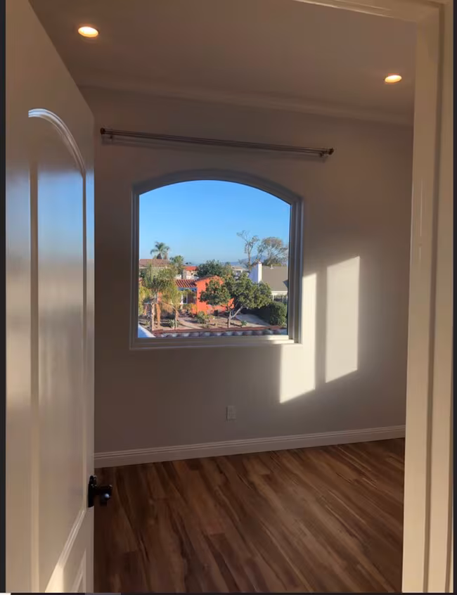 4470 Swift Ave San Diego, CA 92116 photo 2