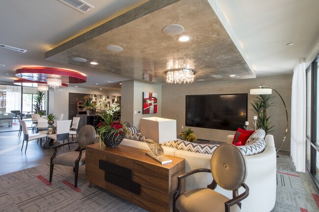 San Marino Apartments photo 5