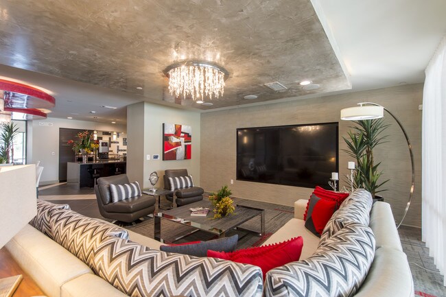 San Marino Apartments photo 3