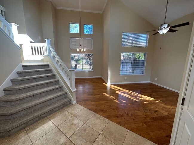 Beautiful 3 Bedroom, 2.5 Bath Antioch Home / 3 Car Garage photo 4