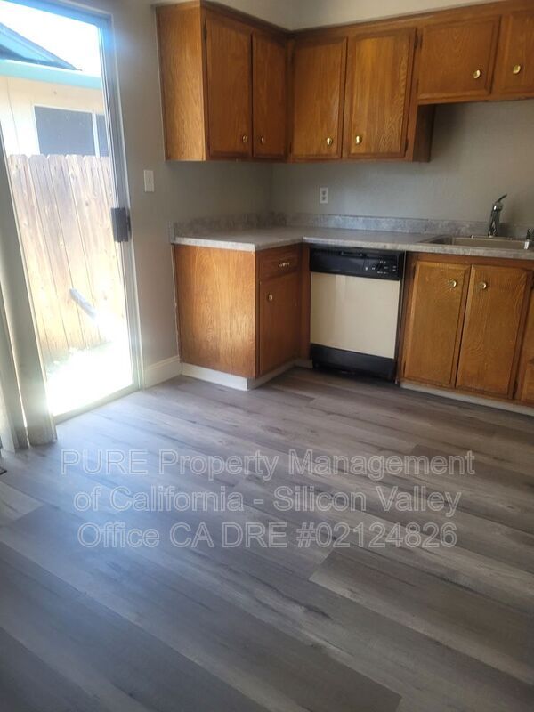 2451 Kennedy Ave photo 3