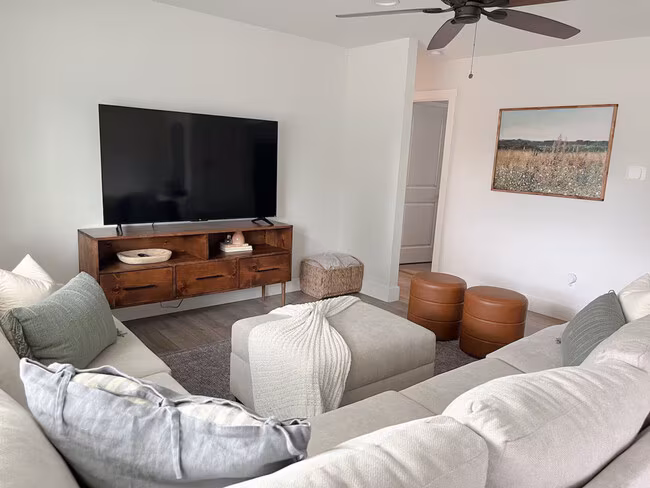 601 W 4th St Georgetown, TX 78626 photo 3