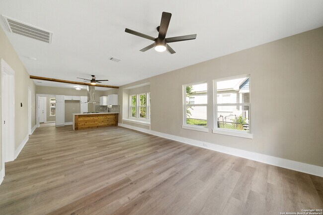 710 El Monte Blvd San Antonio, TX 78212 photo 2