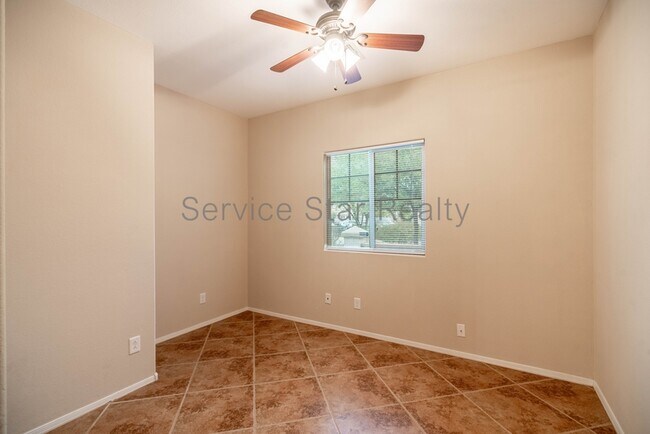 224 N 193rd Ave photo 4