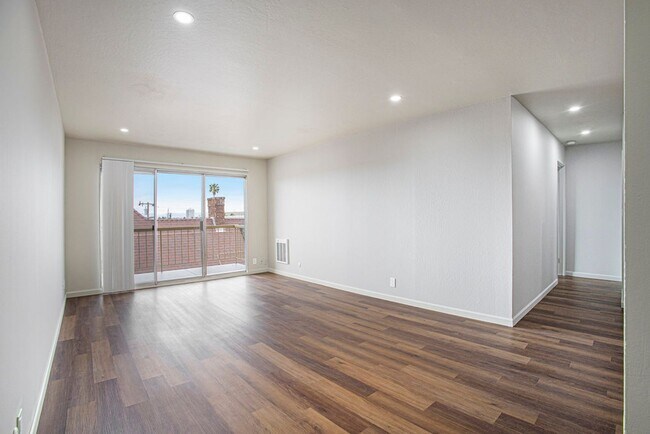 528 Merritt Ave Oakland, CA 94610 photo 3