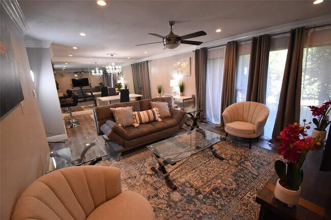 538 Ave Grand Prairie, TX 75050 photo 5