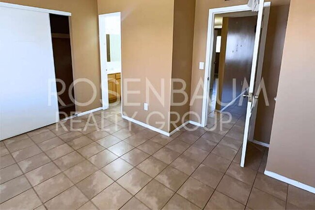3313 W Harmont Dr Phoenix, AZ 85051 photo 4