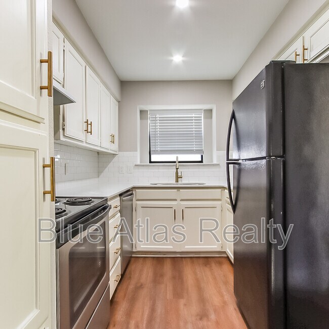 2024 Wesley Dr Arlington, TX 76012 photo 5