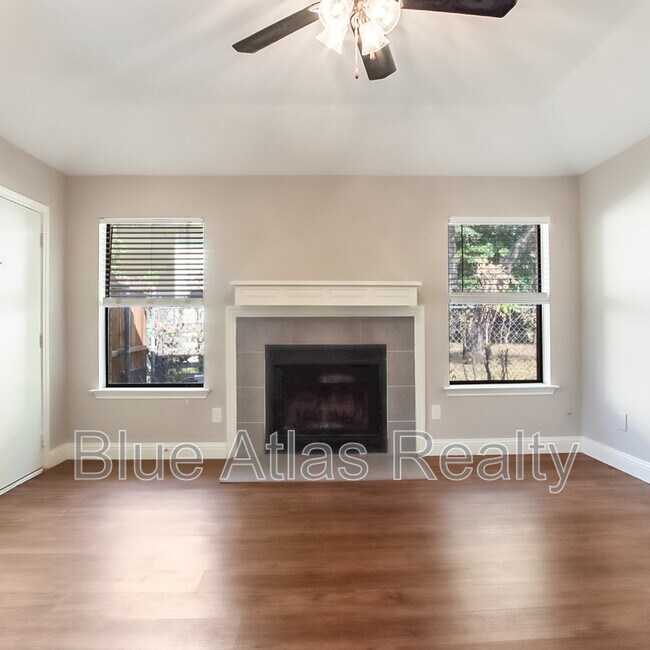 2024 Wesley Dr Arlington, TX 76012 photo 4