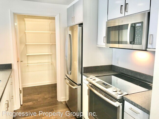 451 Kansas St San Francisco, CA 94107 photo 2