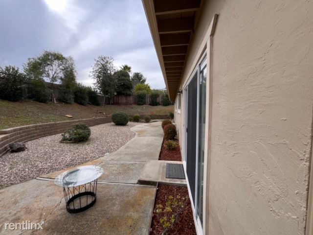 561 Vili Way, Pleasant Hill, CA 94523 photo 3