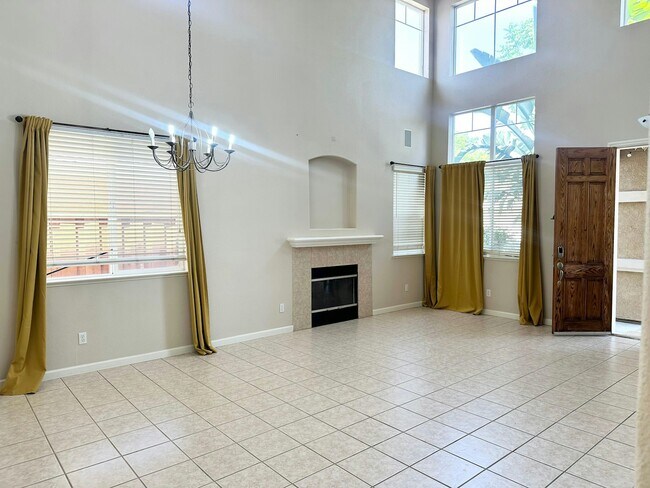 491 Clarence Bromell St Tracy, CA 95377 photo 5
