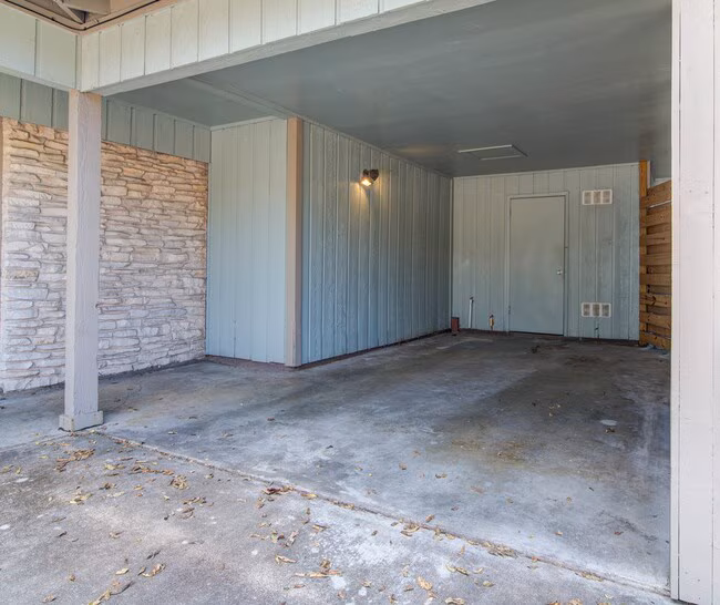 7711 Watson St Austin, TX 78757 photo 2