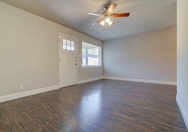 7711 Watson St Austin, TX 78757 photo 5